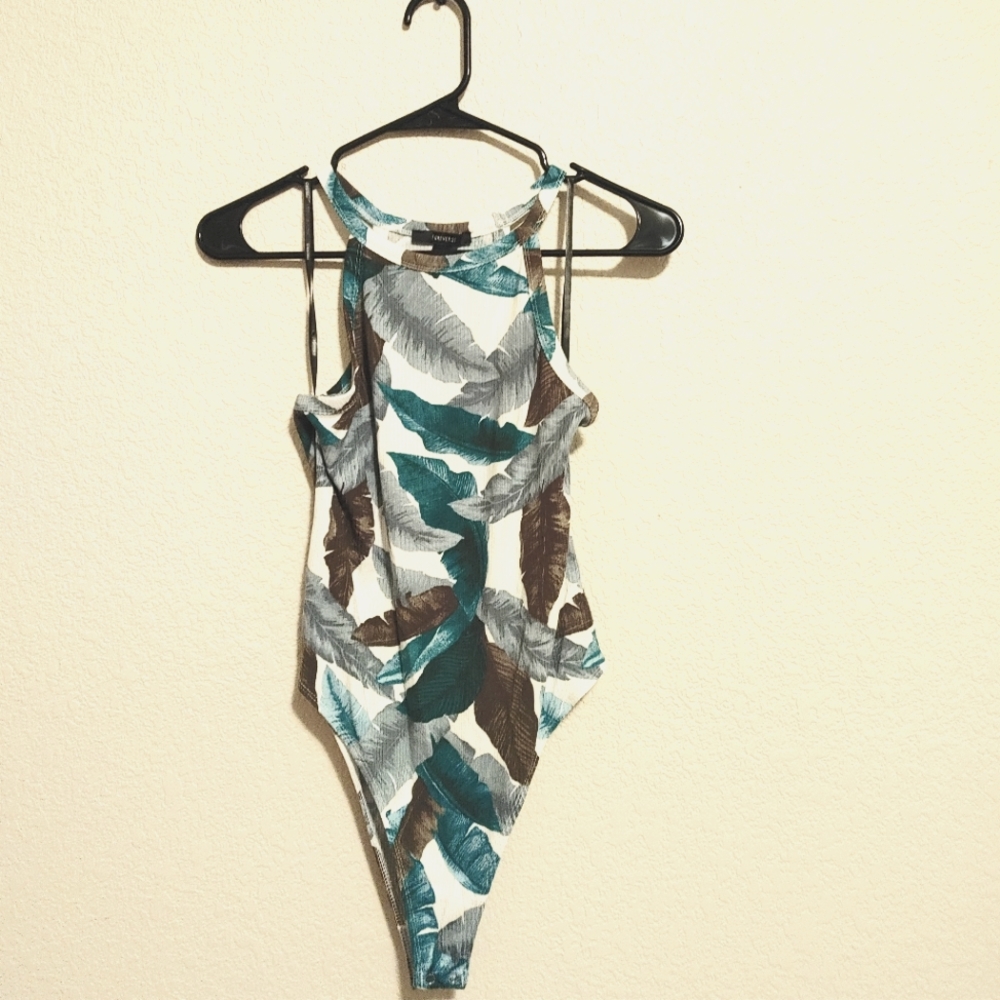 NWOT Tropical print bodysuit